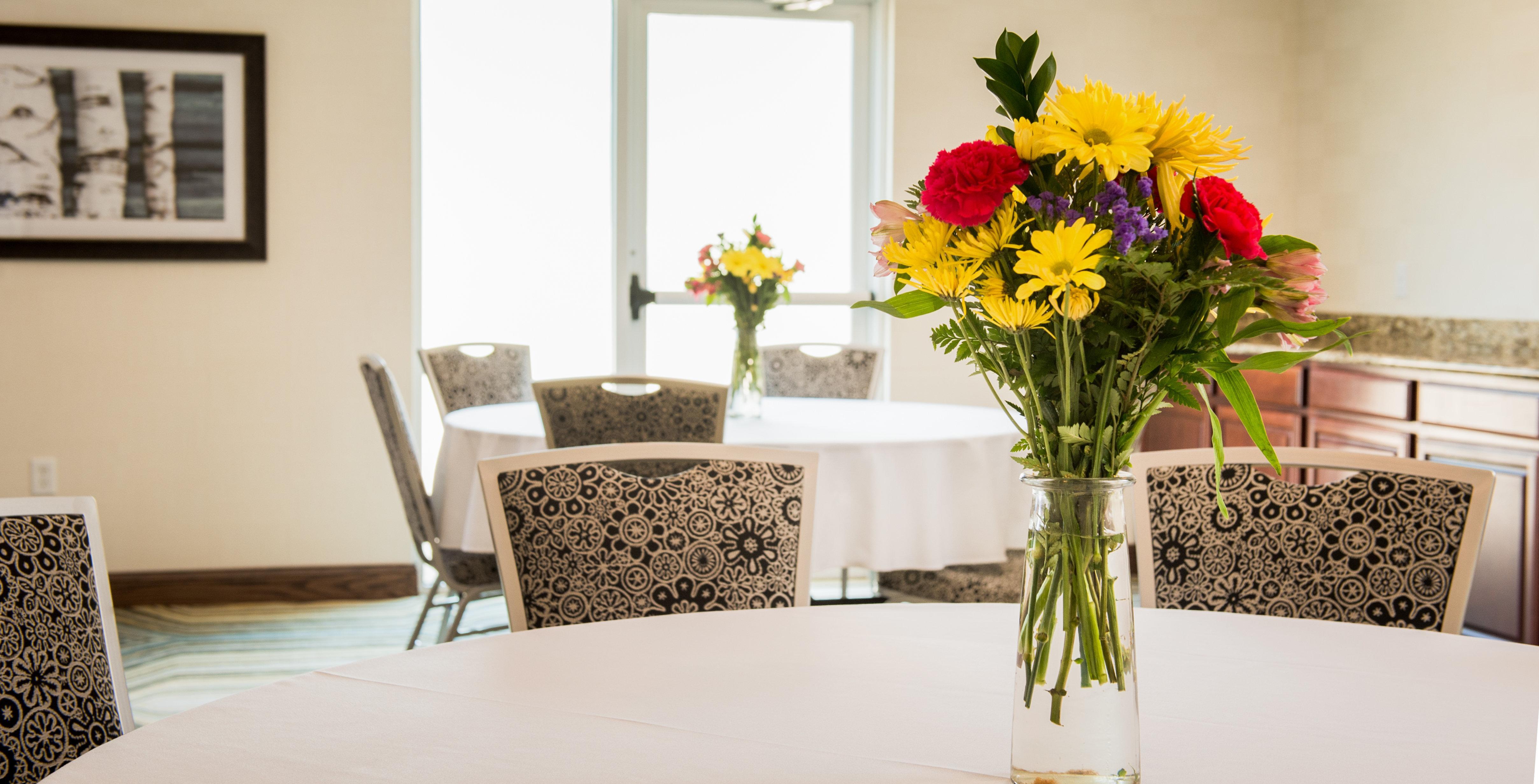 Express Riverfront-davenport By Ihg Hotel Le Claire
