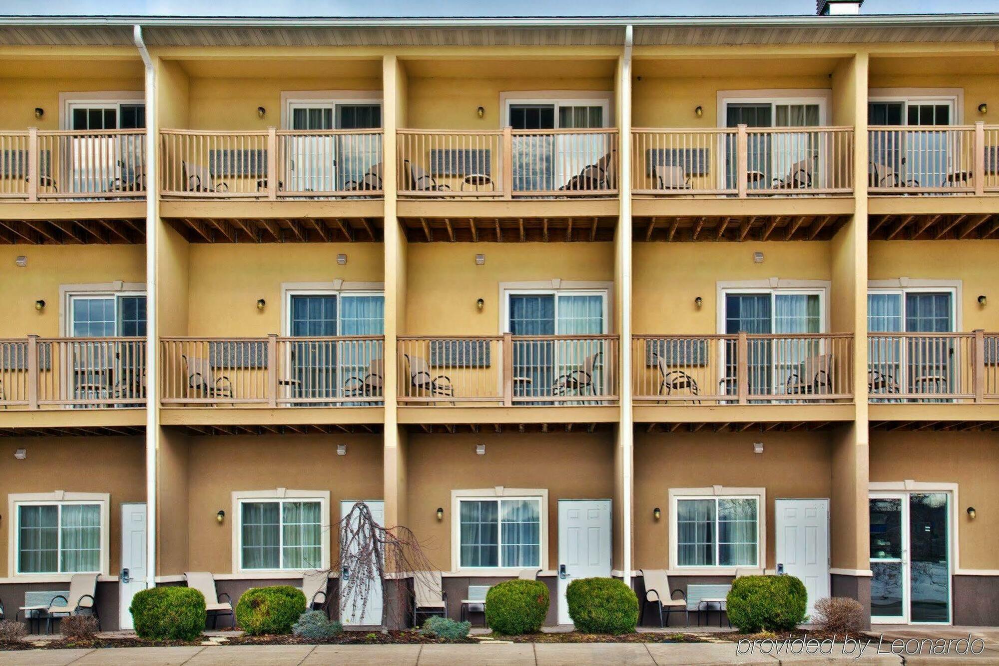 Express Riverfront-davenport By Ihg 2*