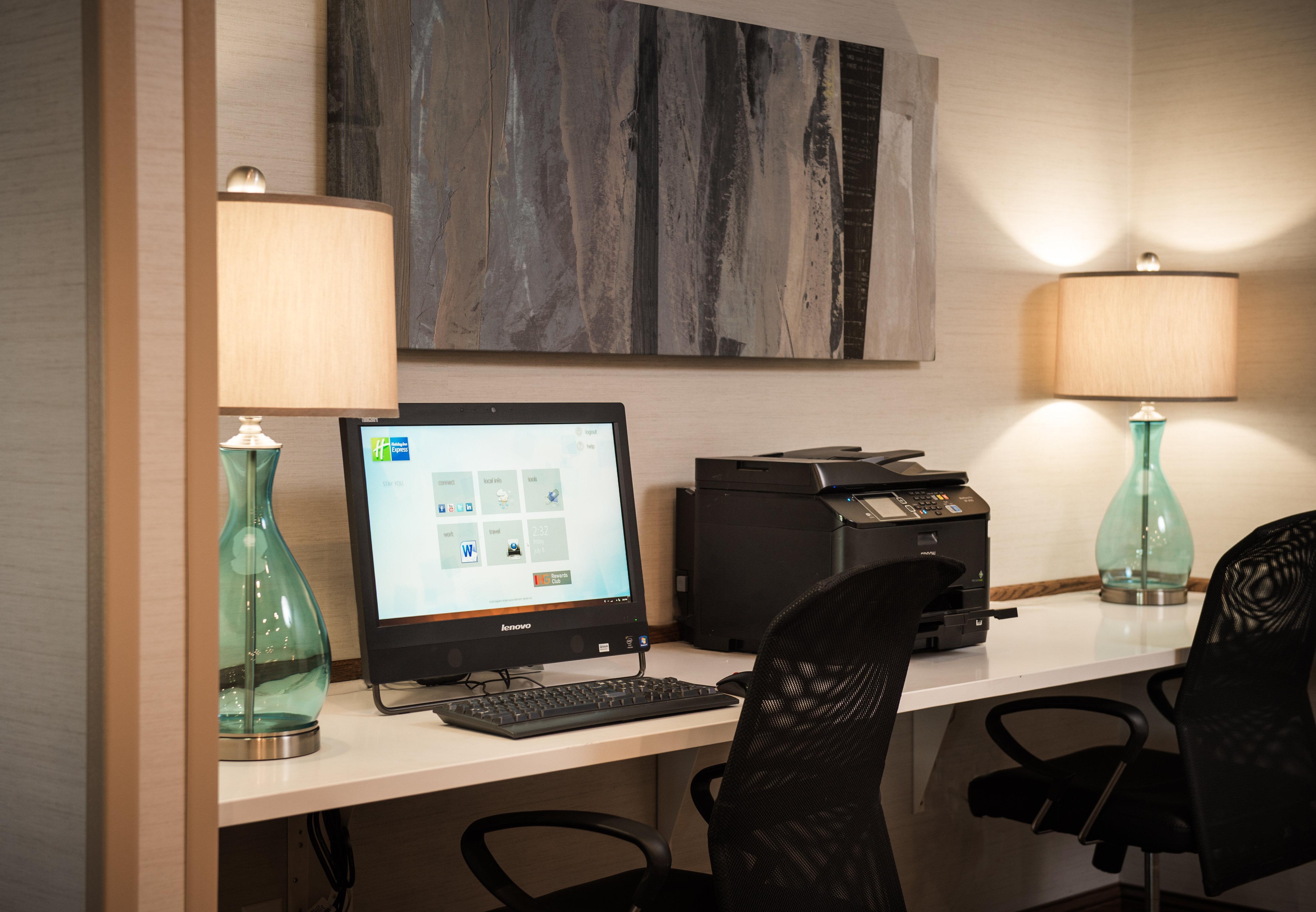 Express Riverfront-davenport By Ihg 2*