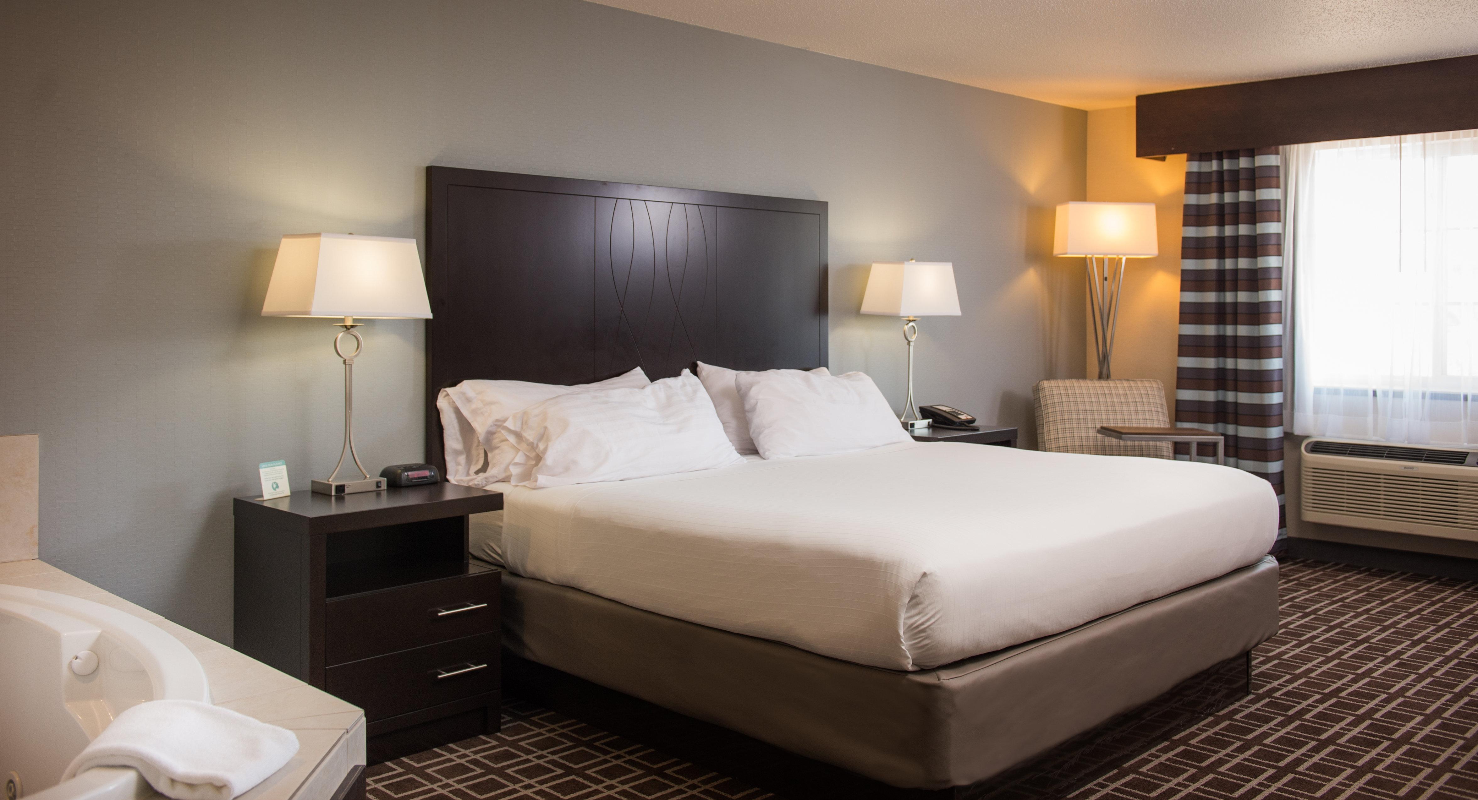 Express Riverfront-davenport By Ihg