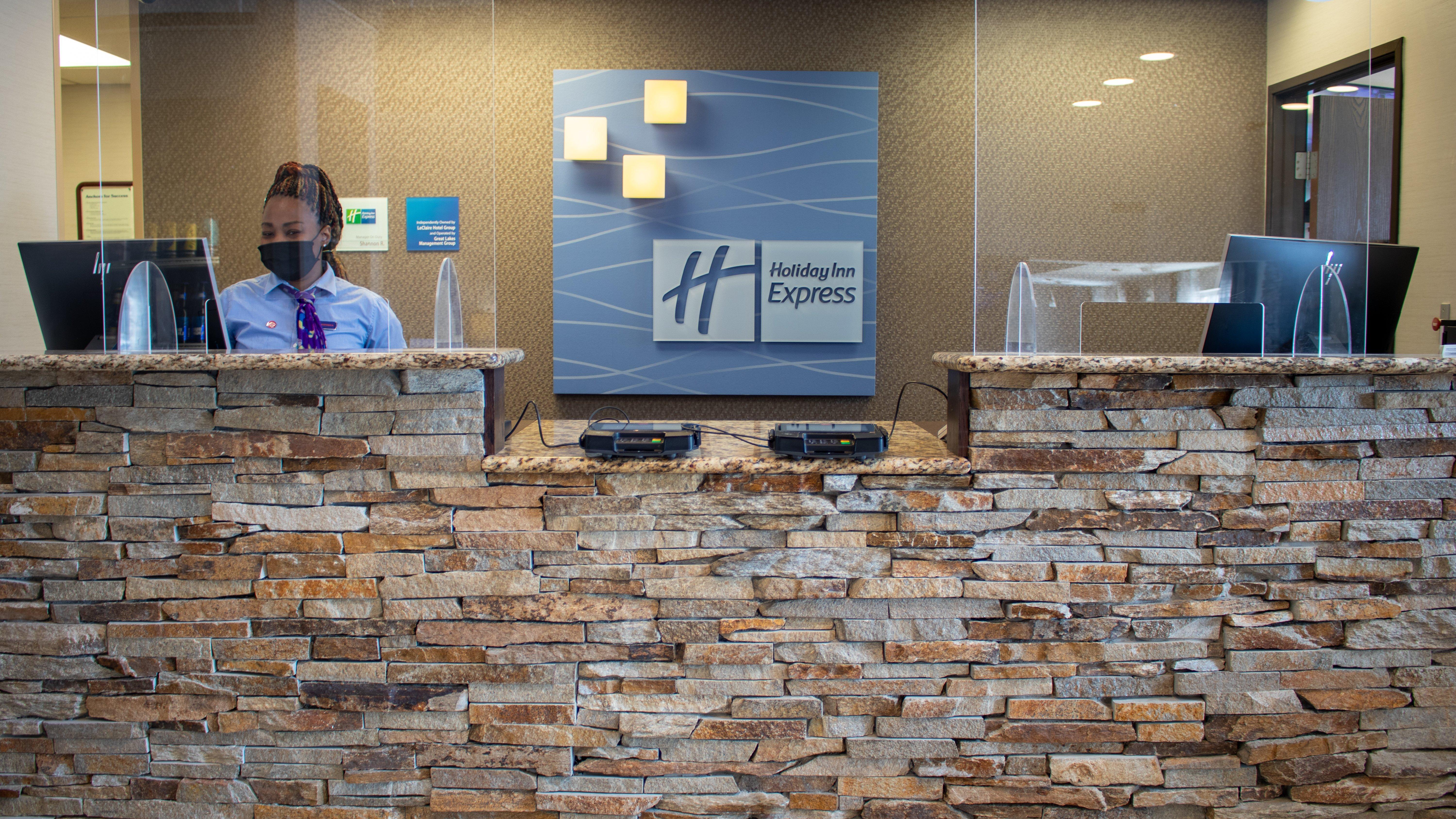 Express Riverfront-davenport By Ihg 2*