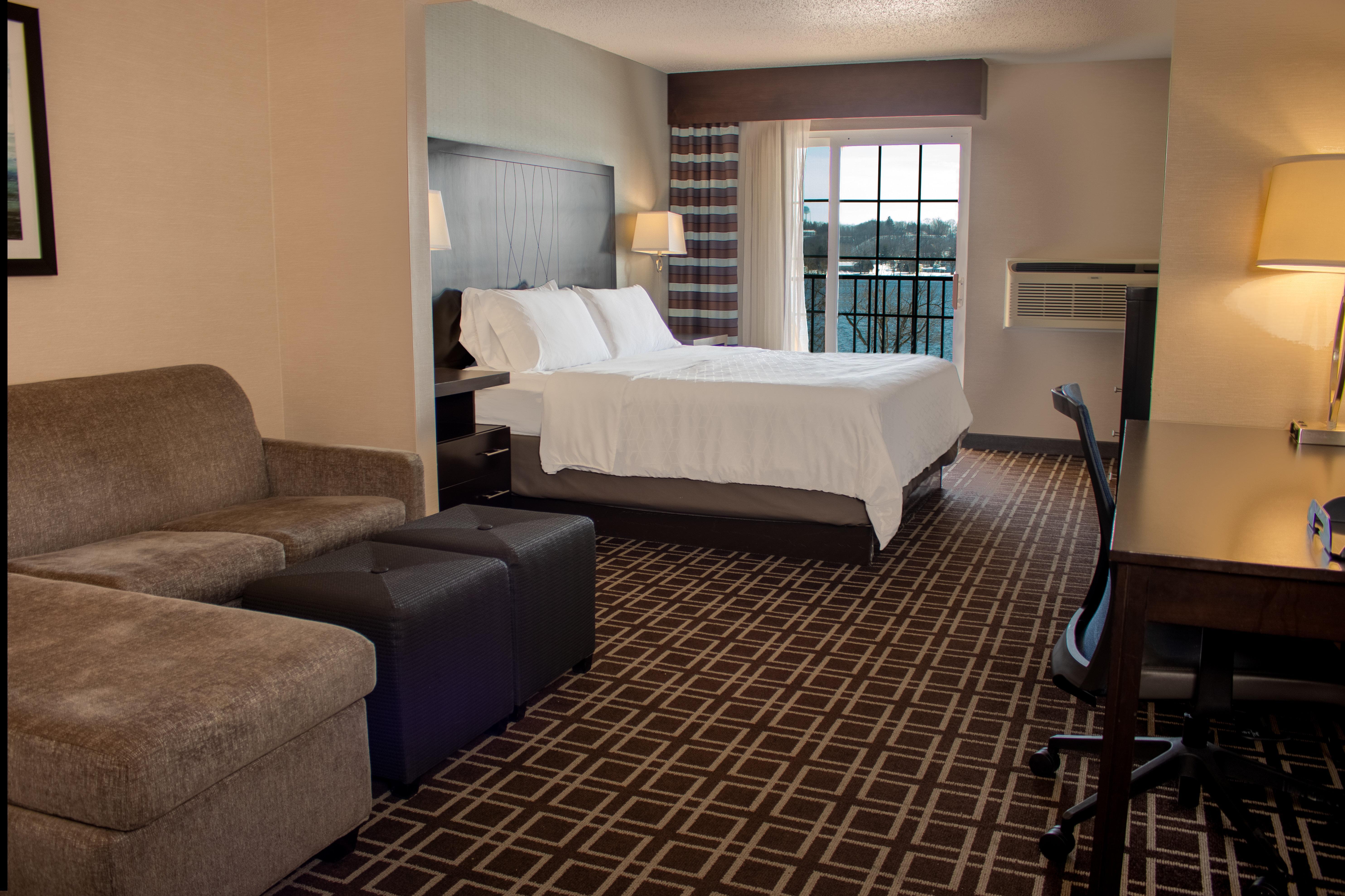 Express Riverfront-davenport By Ihg Le Claire