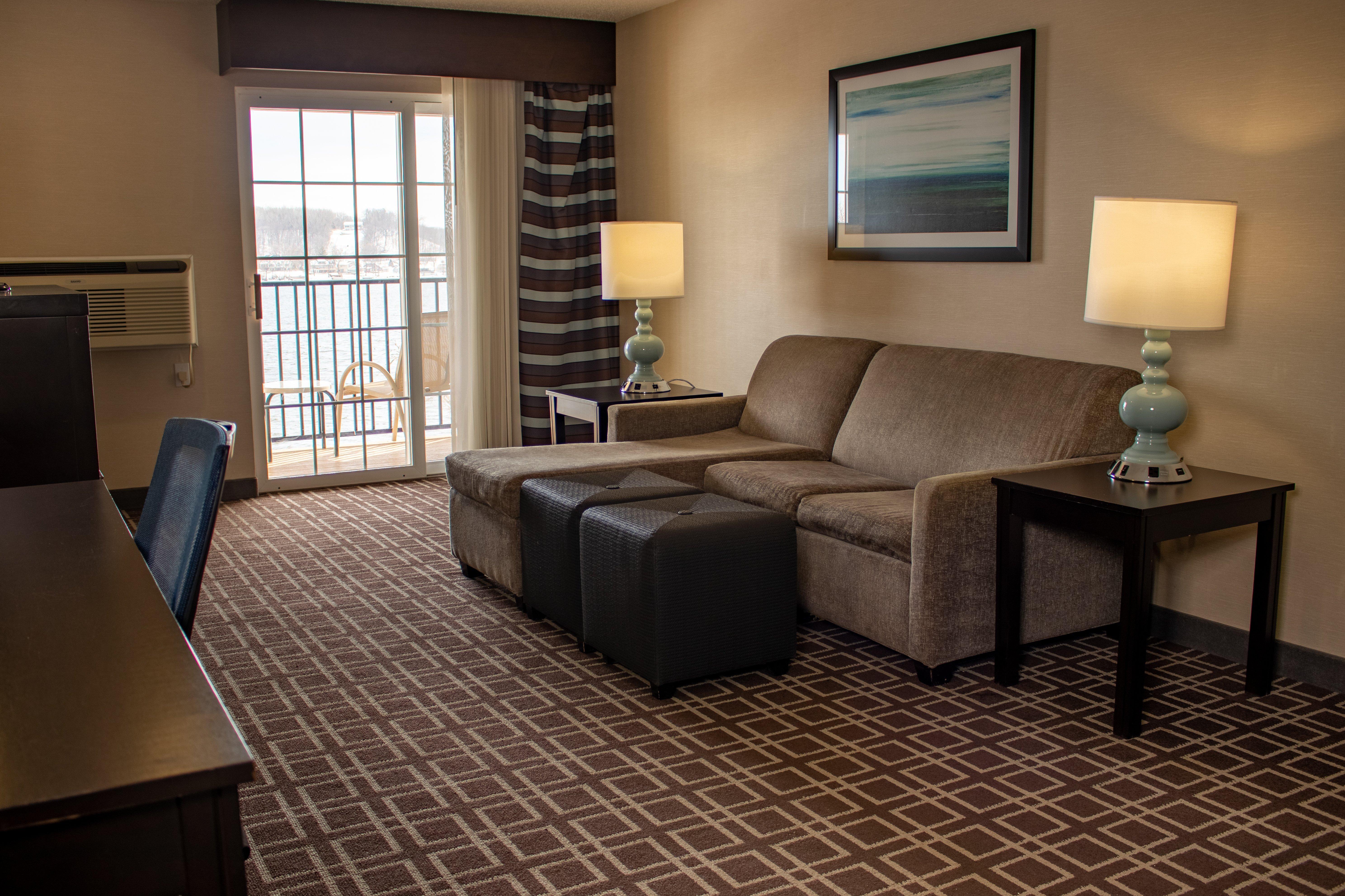 Express Riverfront-davenport By Ihg 2*