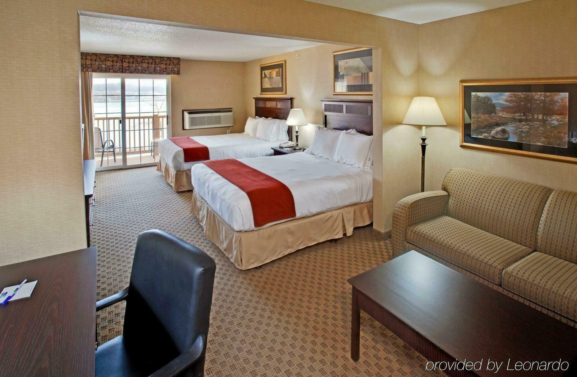 Express Riverfront-davenport By Ihg 2* Le Claire