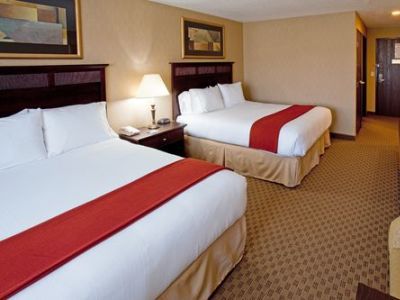 Express Riverfront-davenport By Ihg 2*